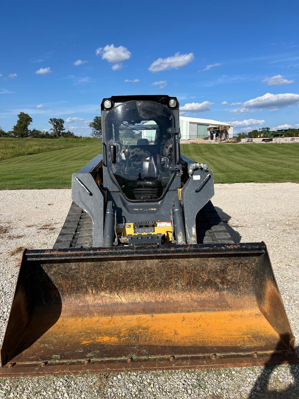 2015 John Deere 333E Image