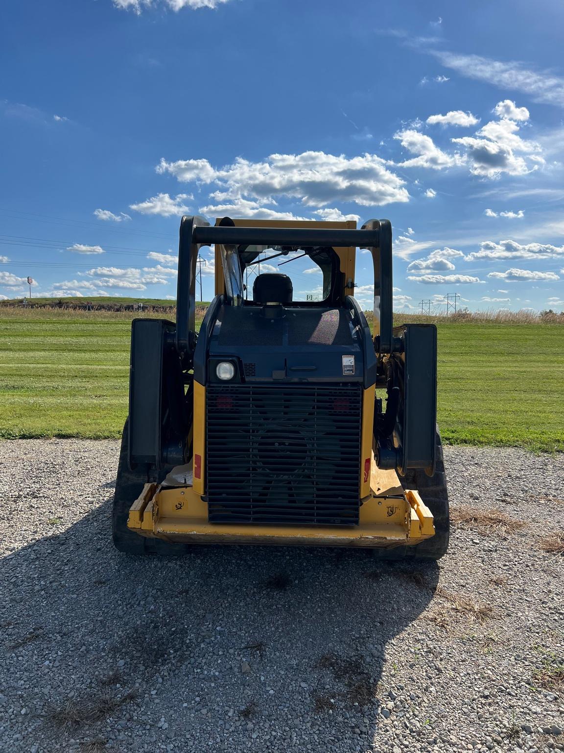 2015 John Deere 333E Image