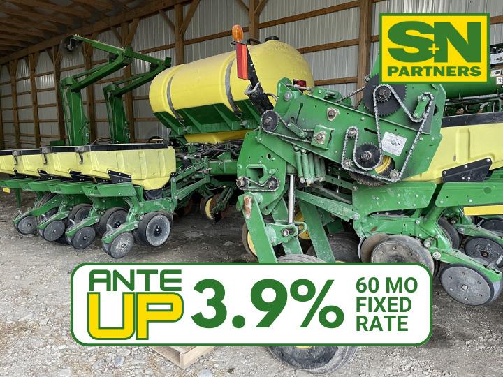 2015 John Deere 1775NT Image