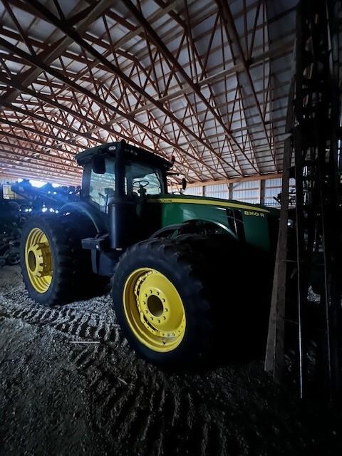 2011 John Deere 8360R Image