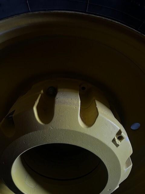 2011 John Deere 8360R Image