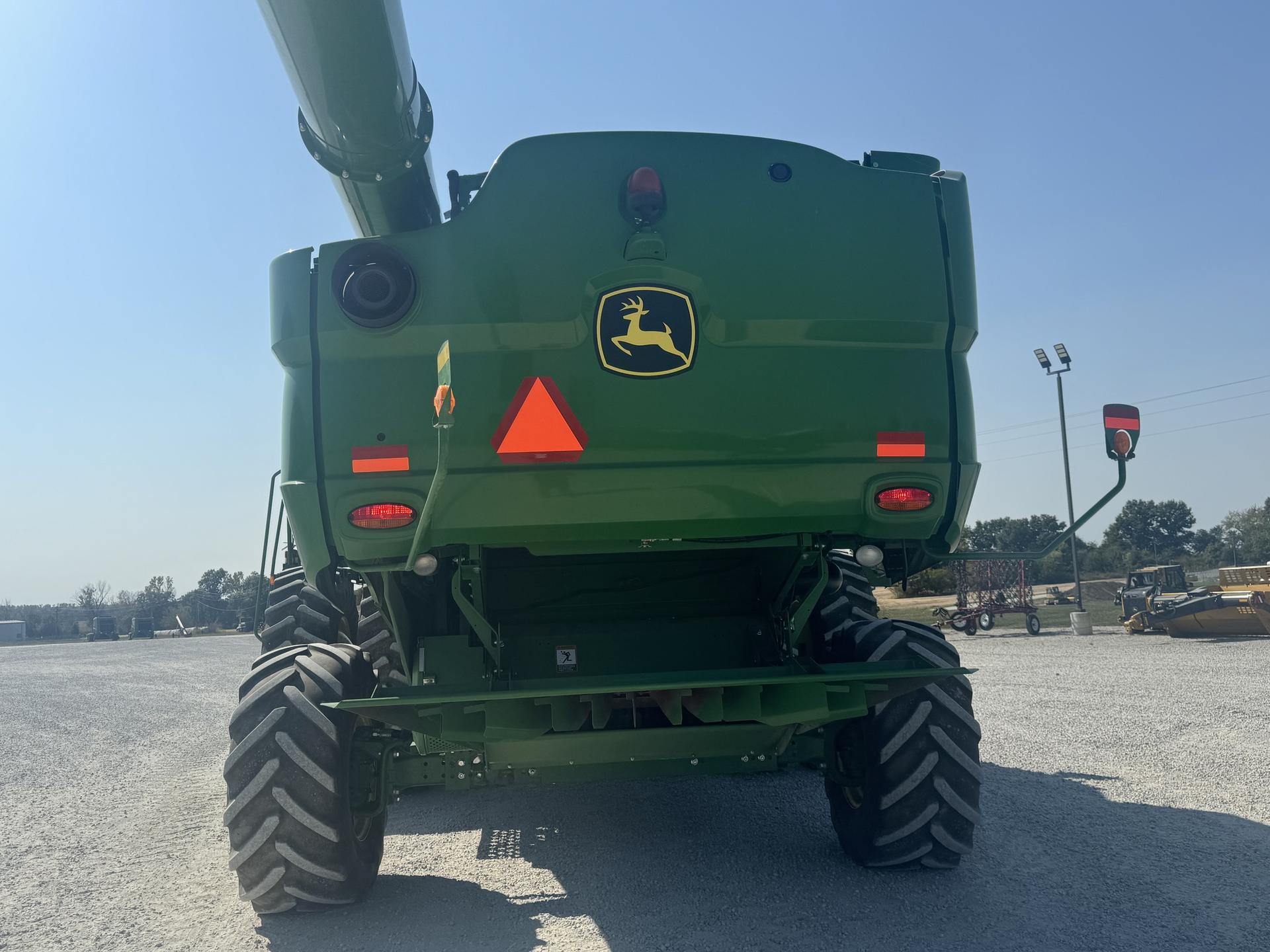 2017 John Deere S680 Image