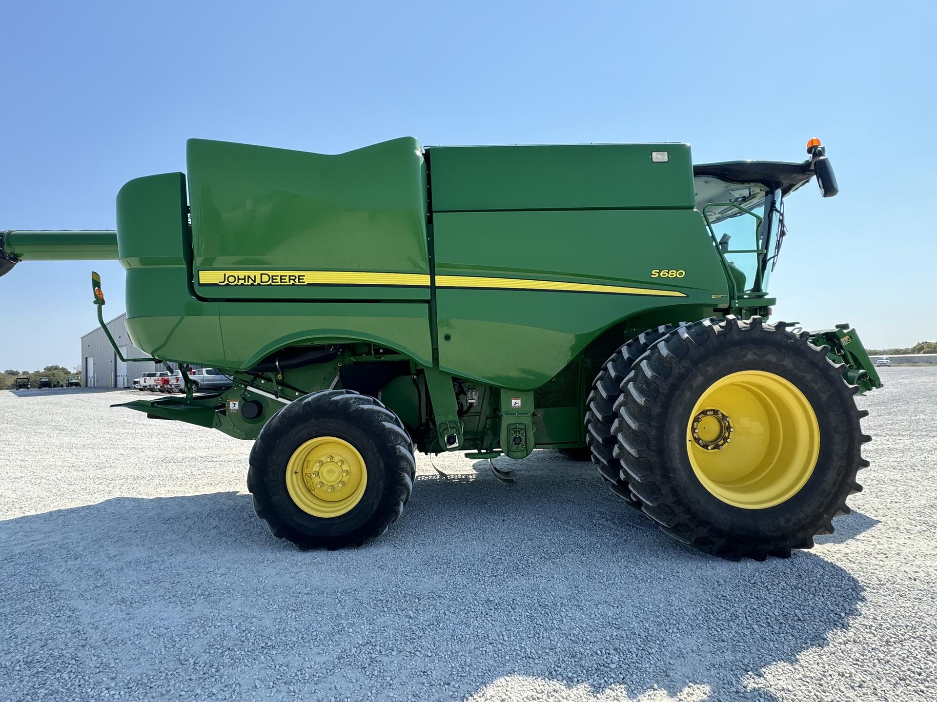 2017 John Deere S680 Image