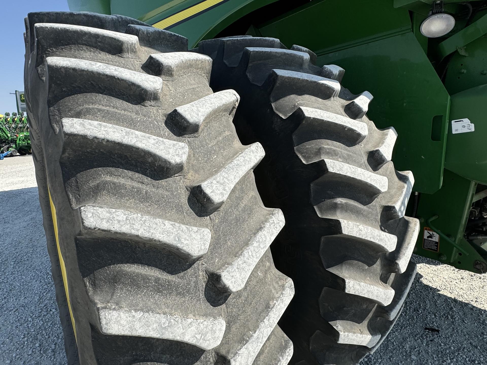 2017 John Deere S680 Image