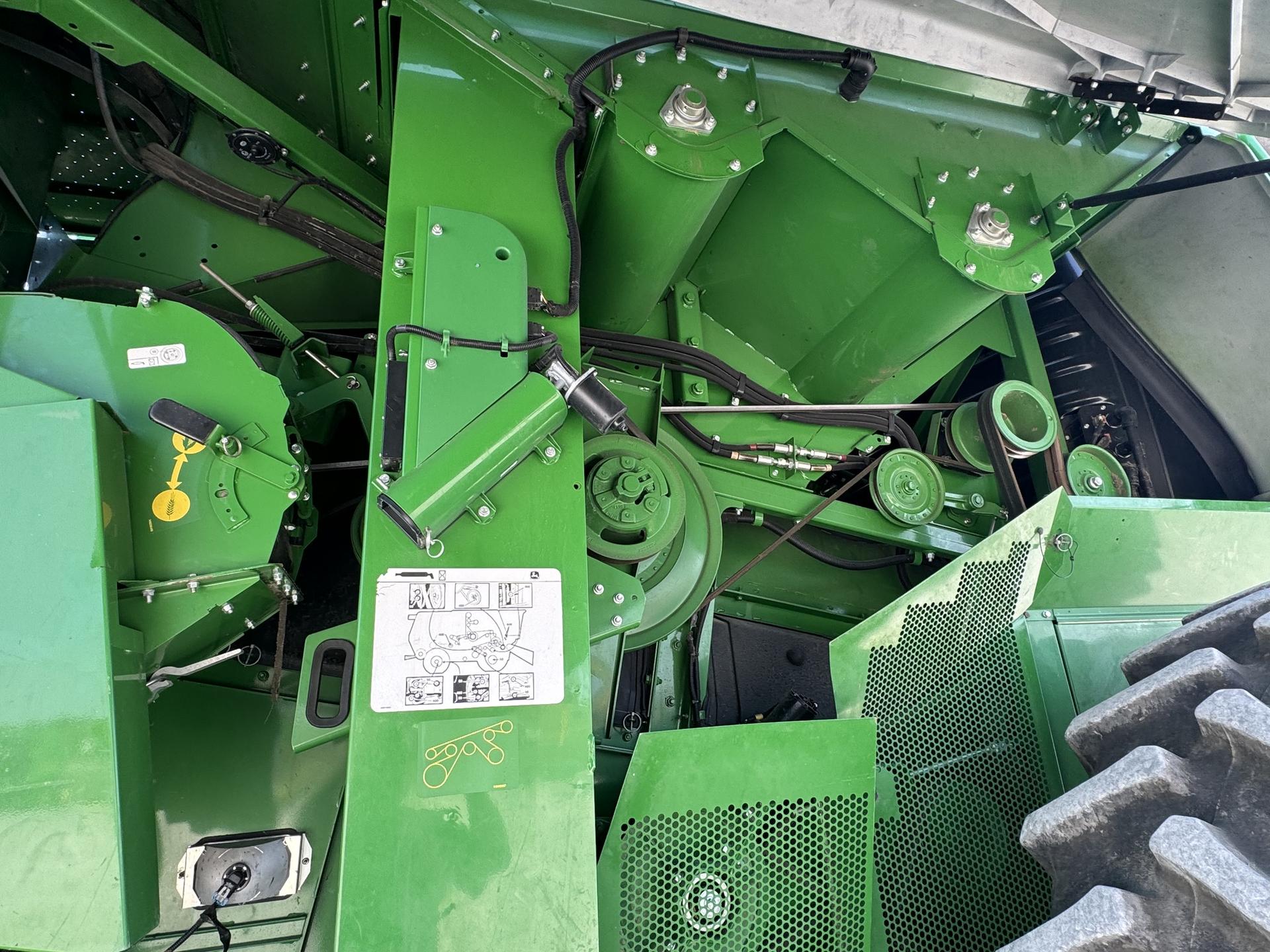 2017 John Deere S680 Image