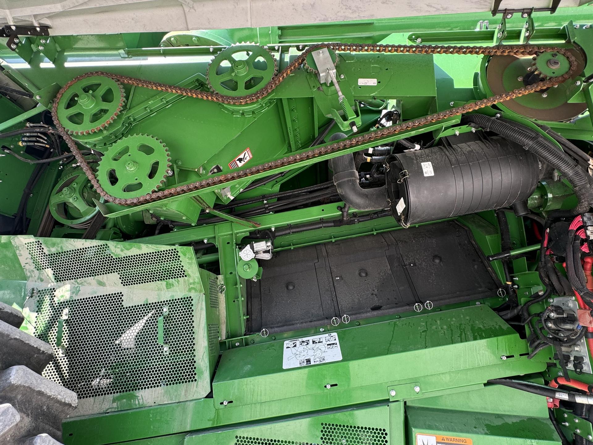2017 John Deere S680 Image