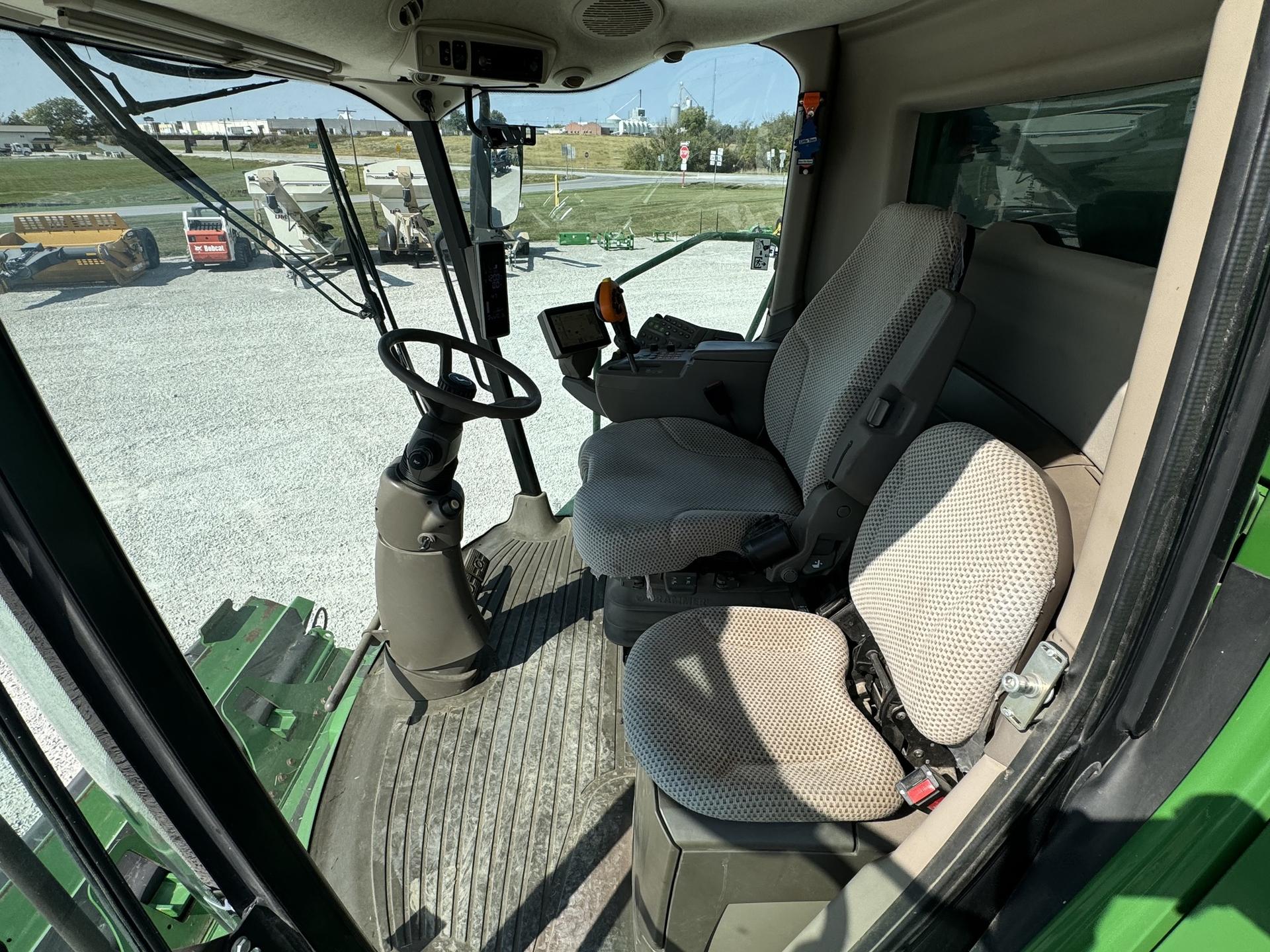 2017 John Deere S680 Image