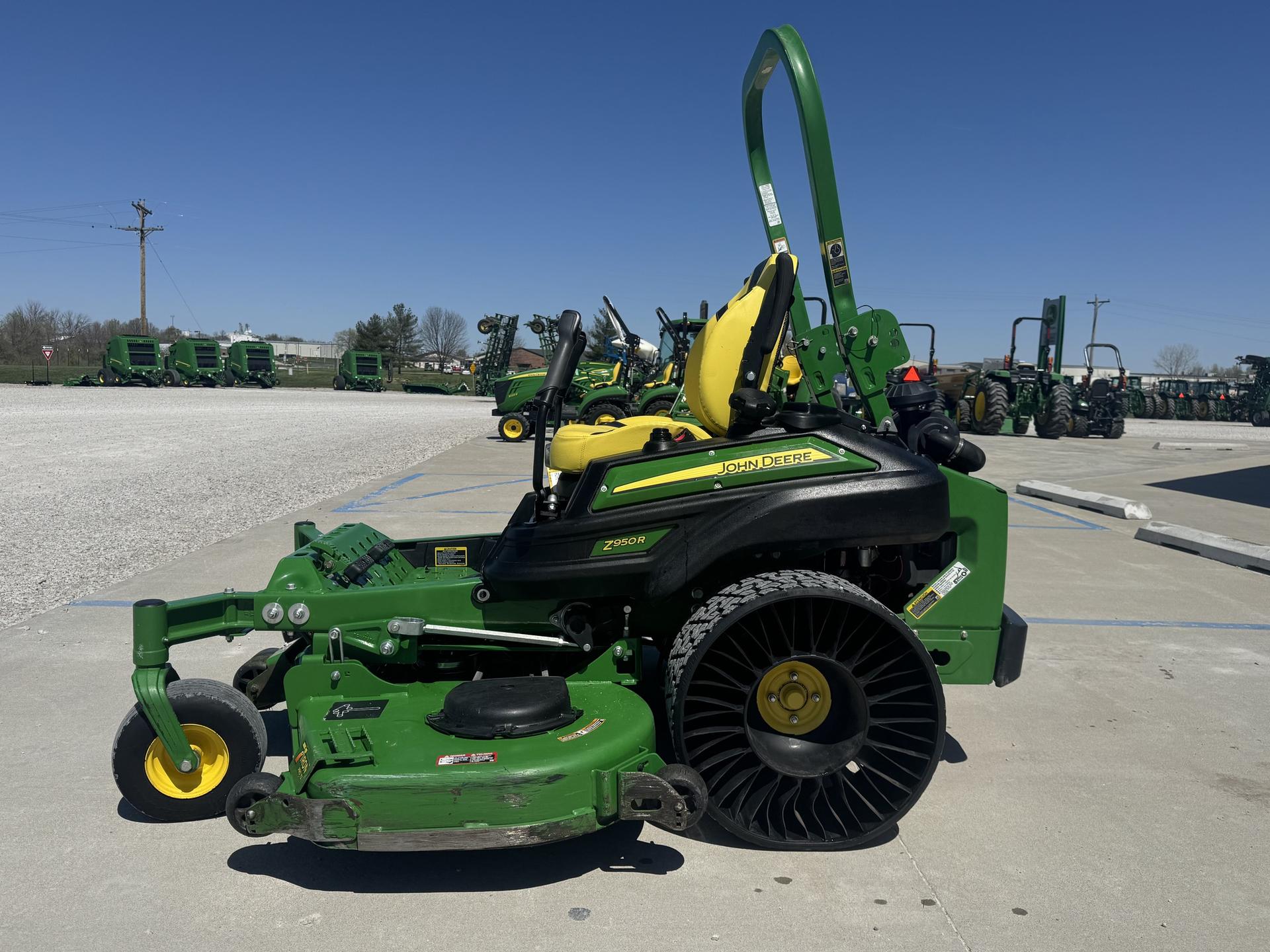 2022 John Deere Z950R Image