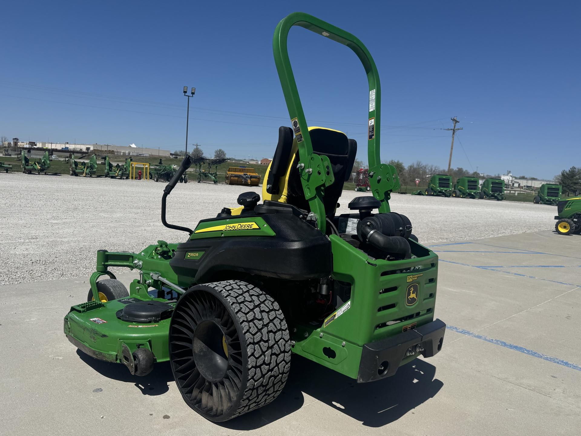 2022 John Deere Z950R Image
