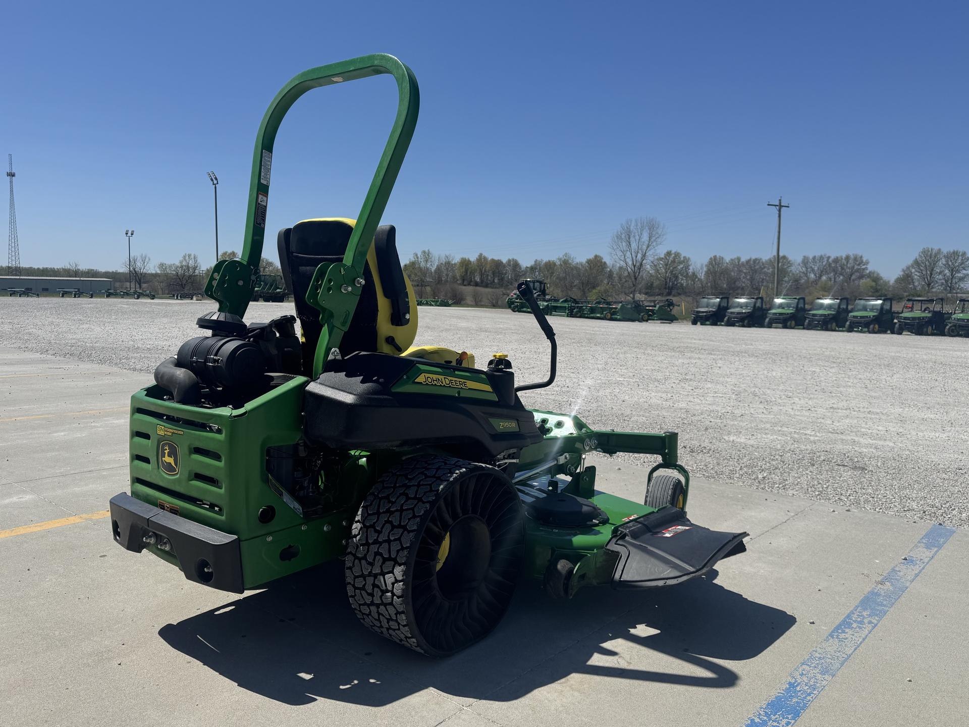 2022 John Deere Z950R Image