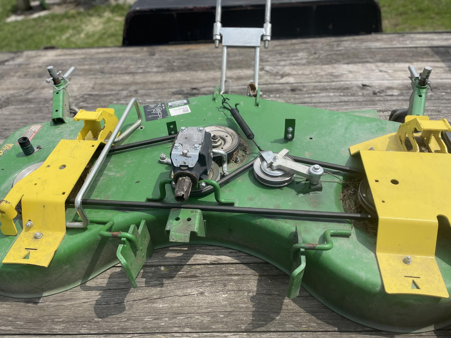 2019 John Deere 2025R Image