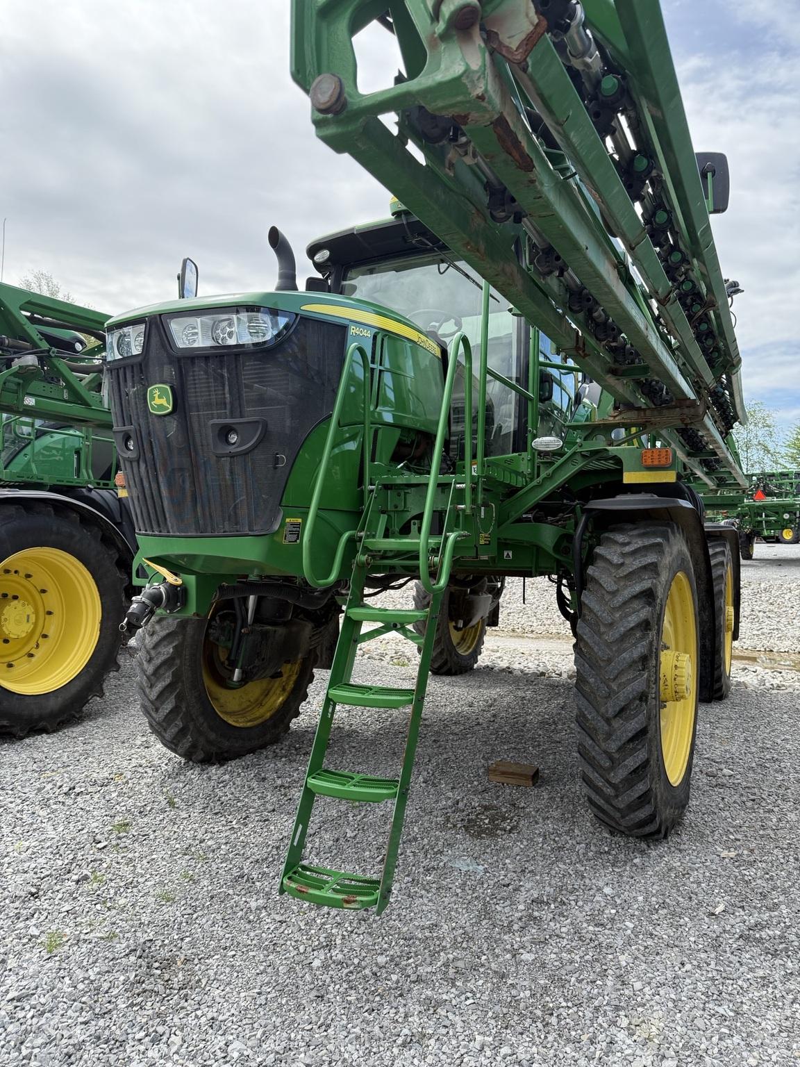 2021 John Deere R4044 Image