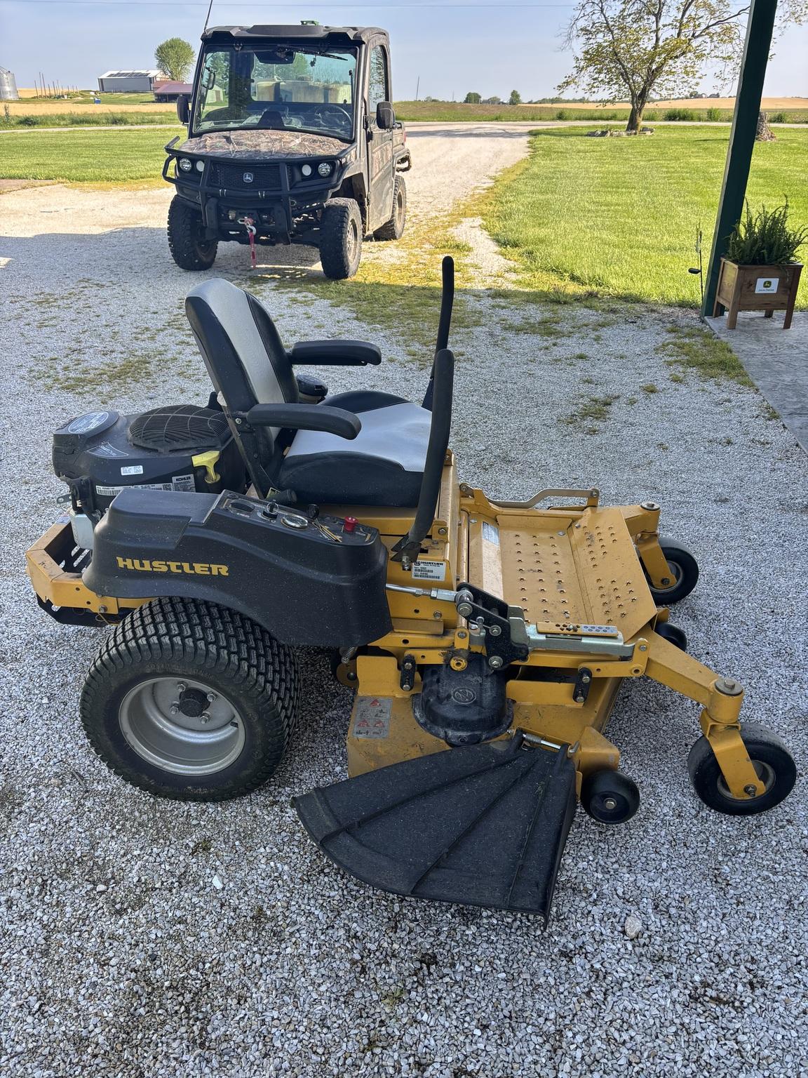 2015 Hustler Raptor FlipUp 25 Image
