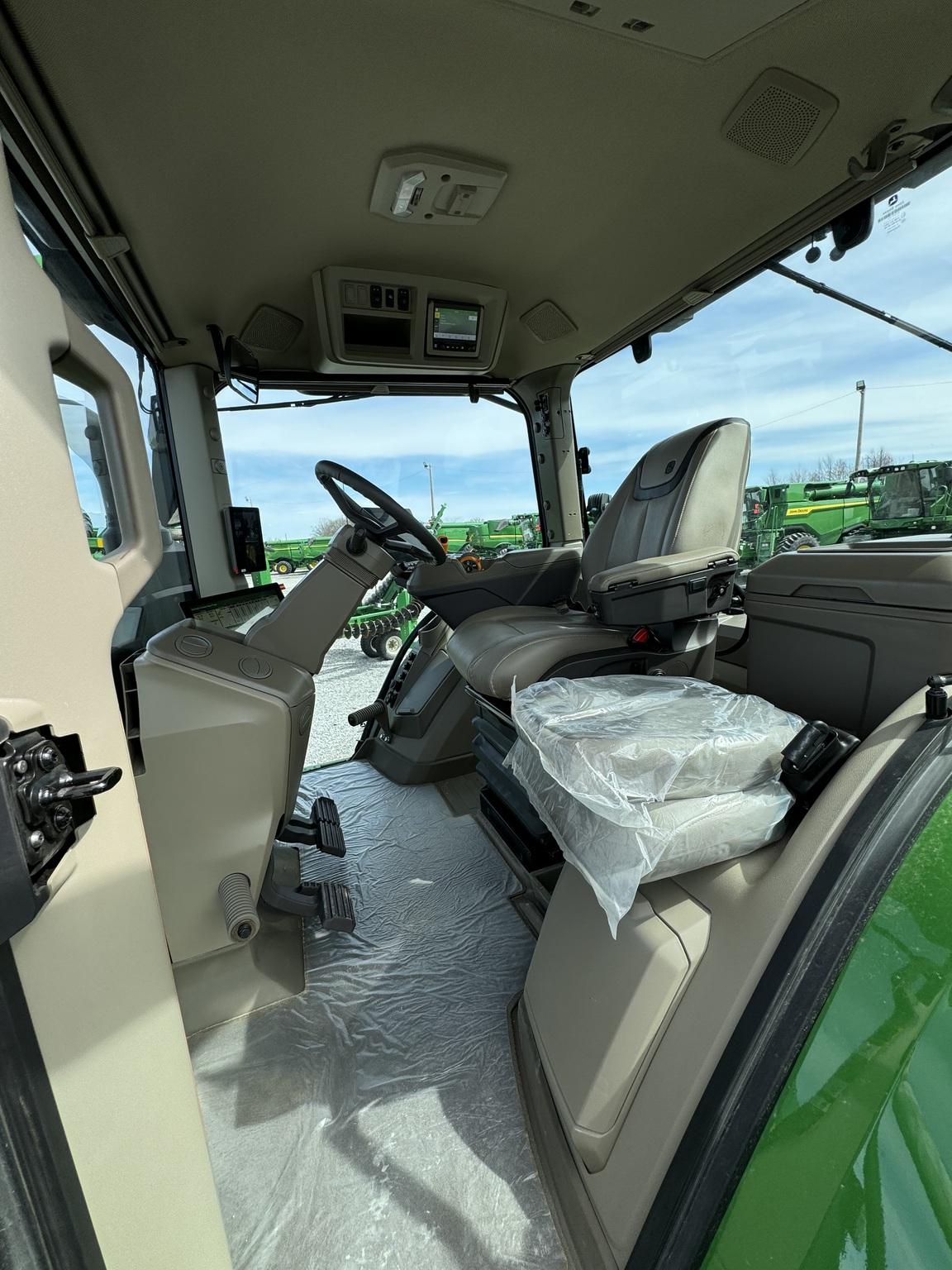 2024 John Deere 8R 410 Image