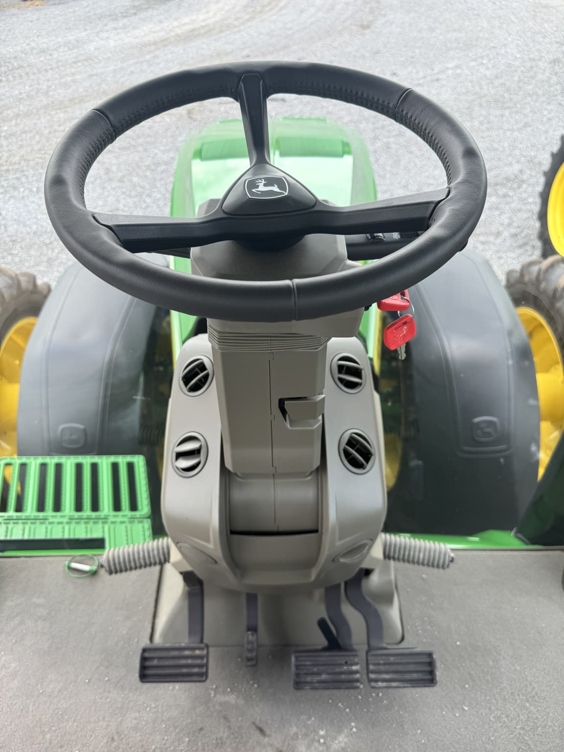 2024 John Deere 8R 250 Image