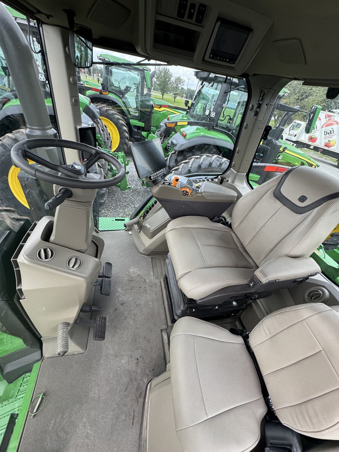 2024 John Deere 8R 250 Image