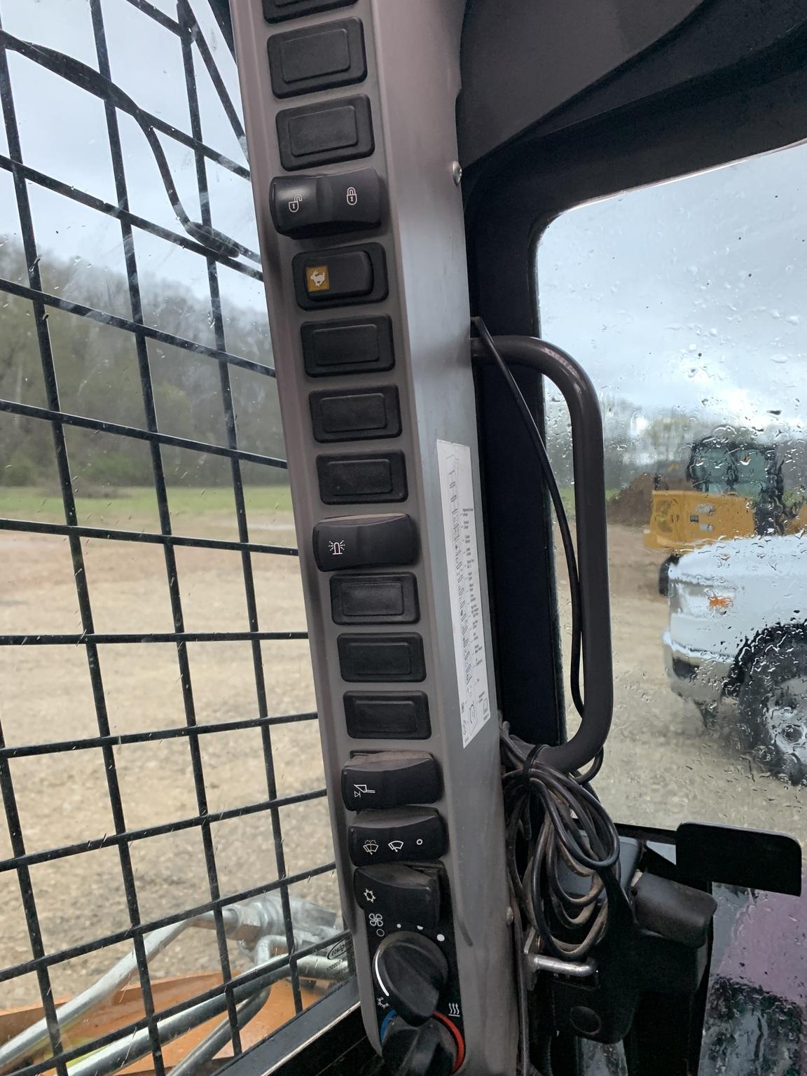 2021 Case TR340B Image