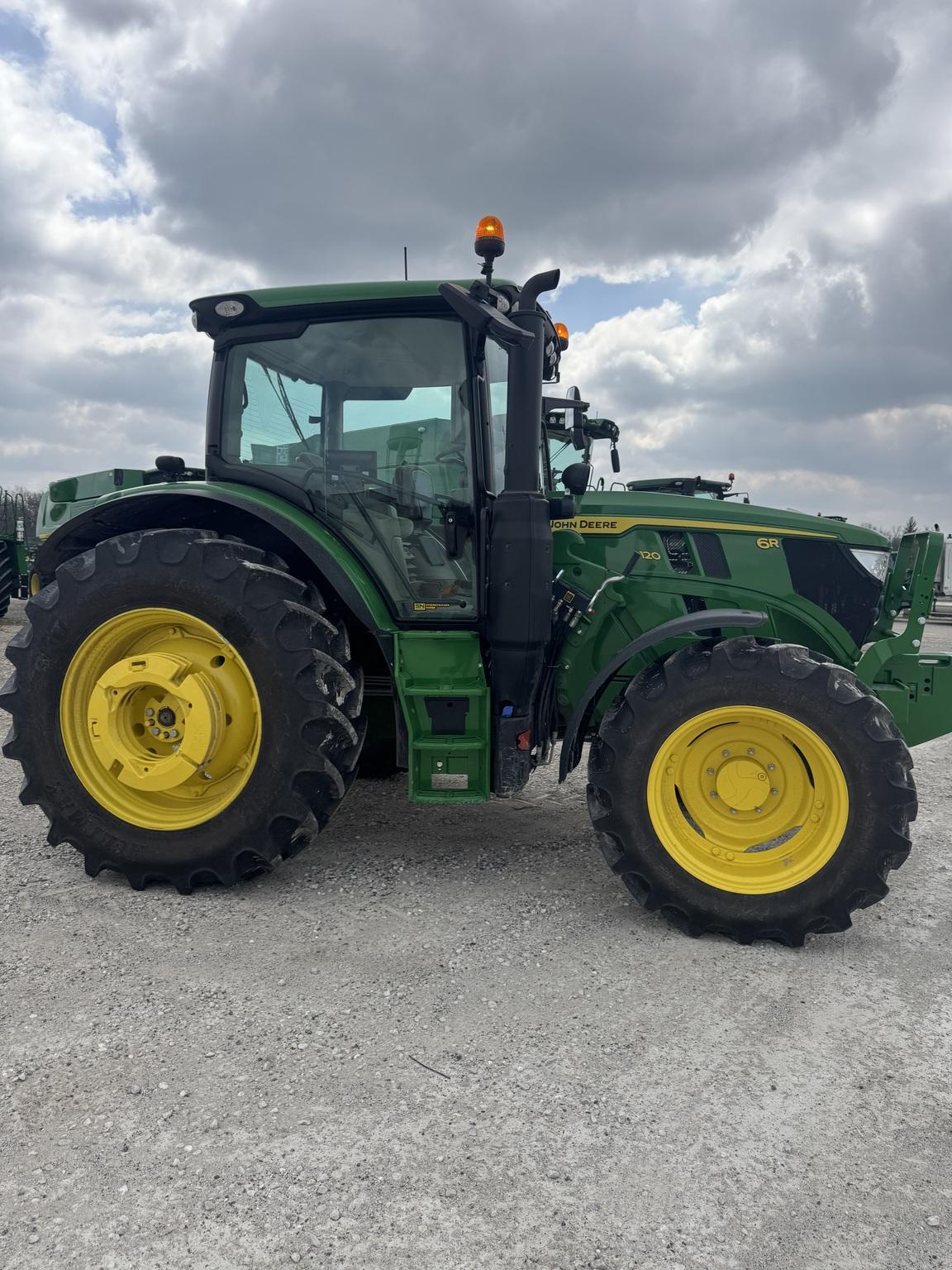 2024 John Deere 6R 120 Image