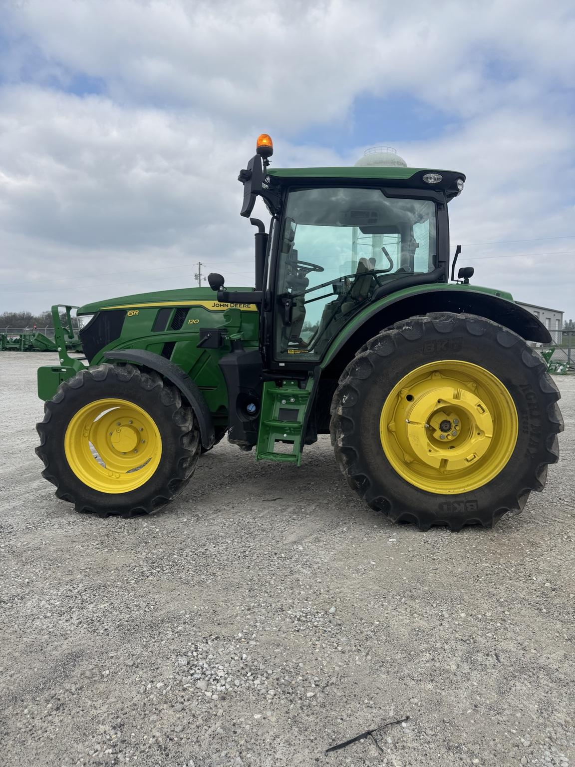 2024 John Deere 6R 120 Image