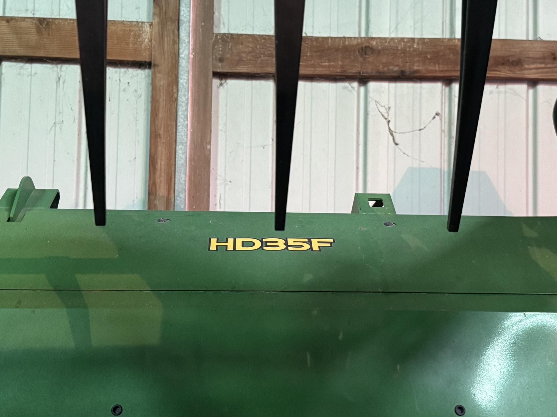 2022 John Deere HD35F Image
