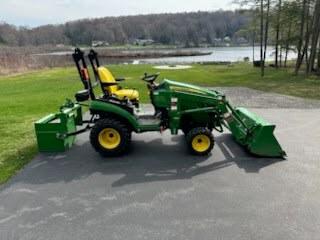 2017 John Deere 1025R Image