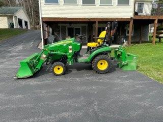 2017 John Deere 1025R Image