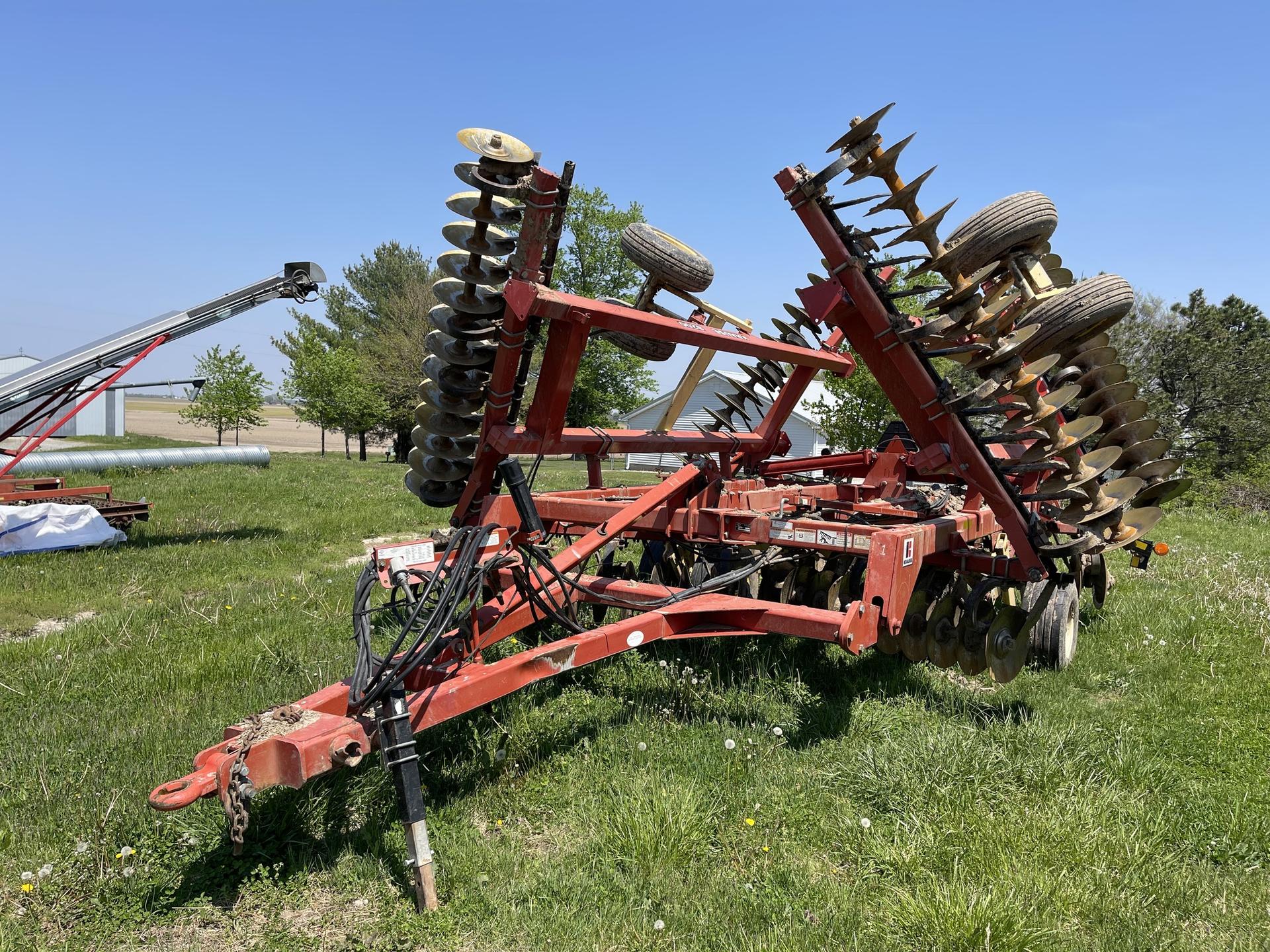 2010 Kuhn Krause 8200 Image