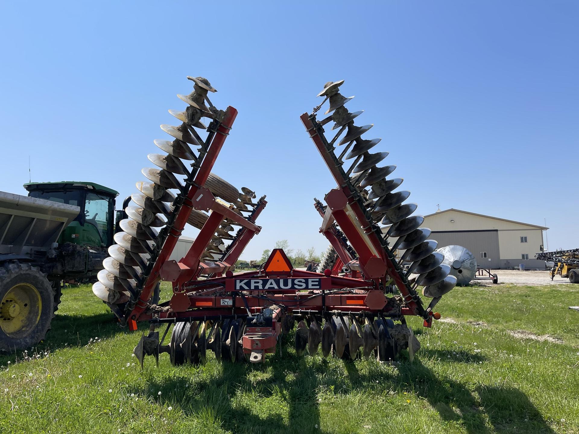 2010 Kuhn Krause 8200 Image