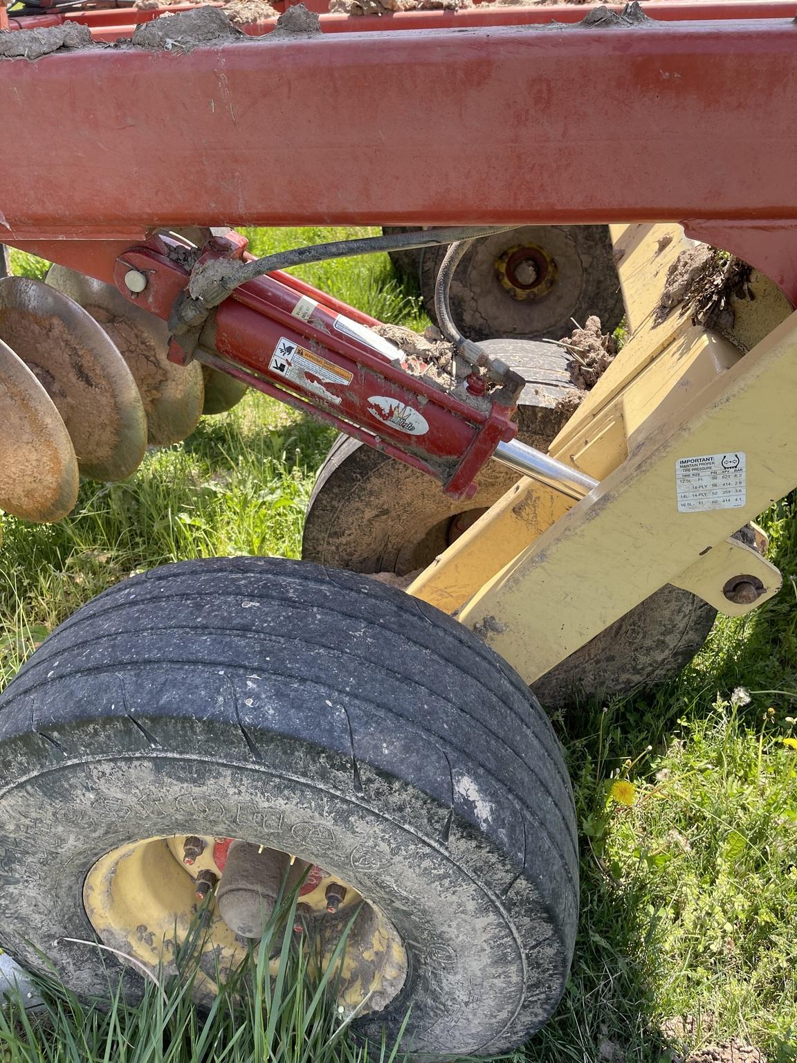 2010 Kuhn Krause 8200 Image