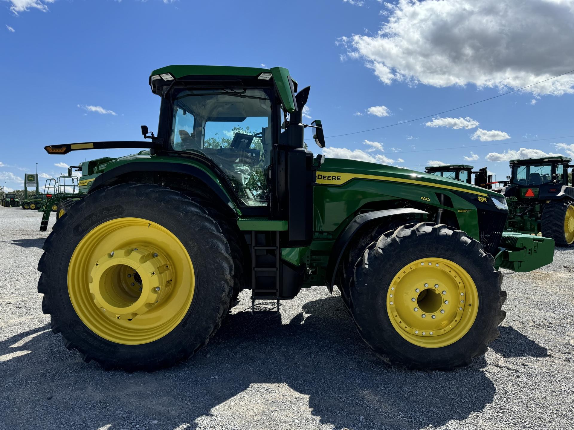 2024 John Deere 8R 410 Image