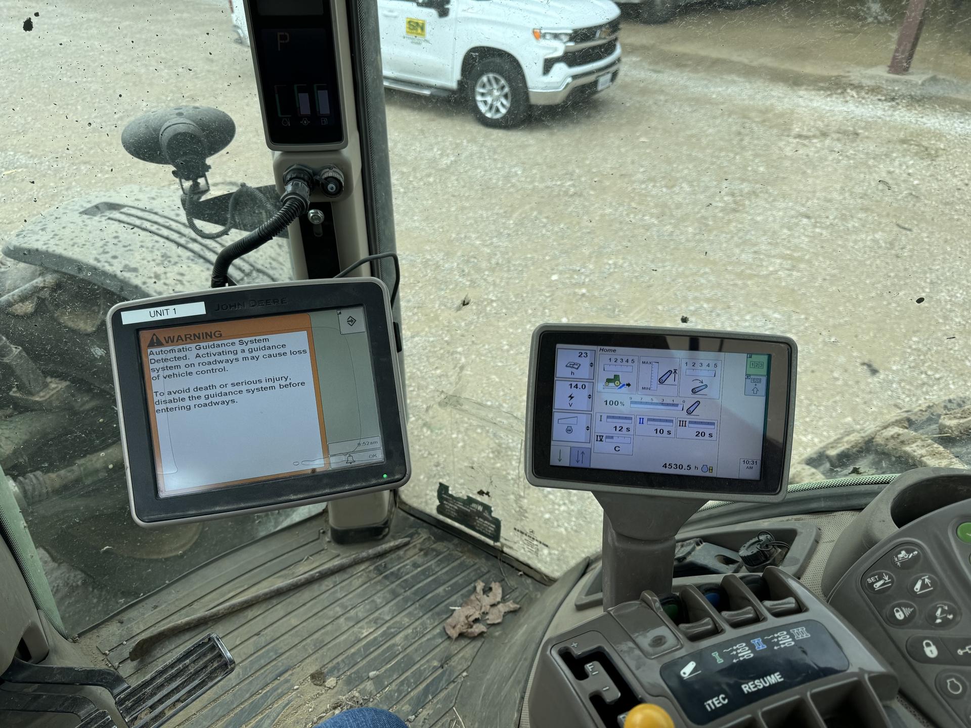 2010 John Deere 8295R 2010 Image