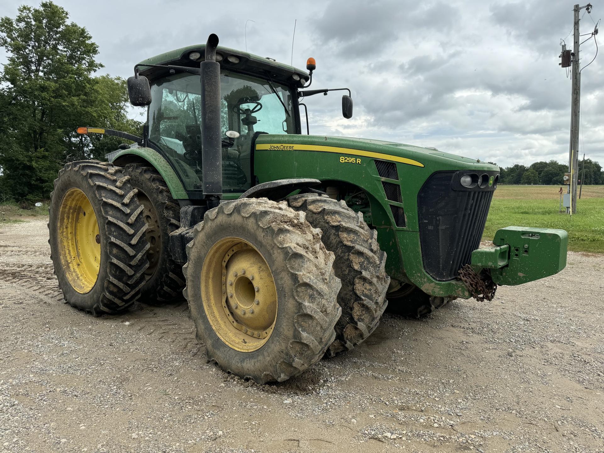 2010 John Deere 8295R 2010 Image