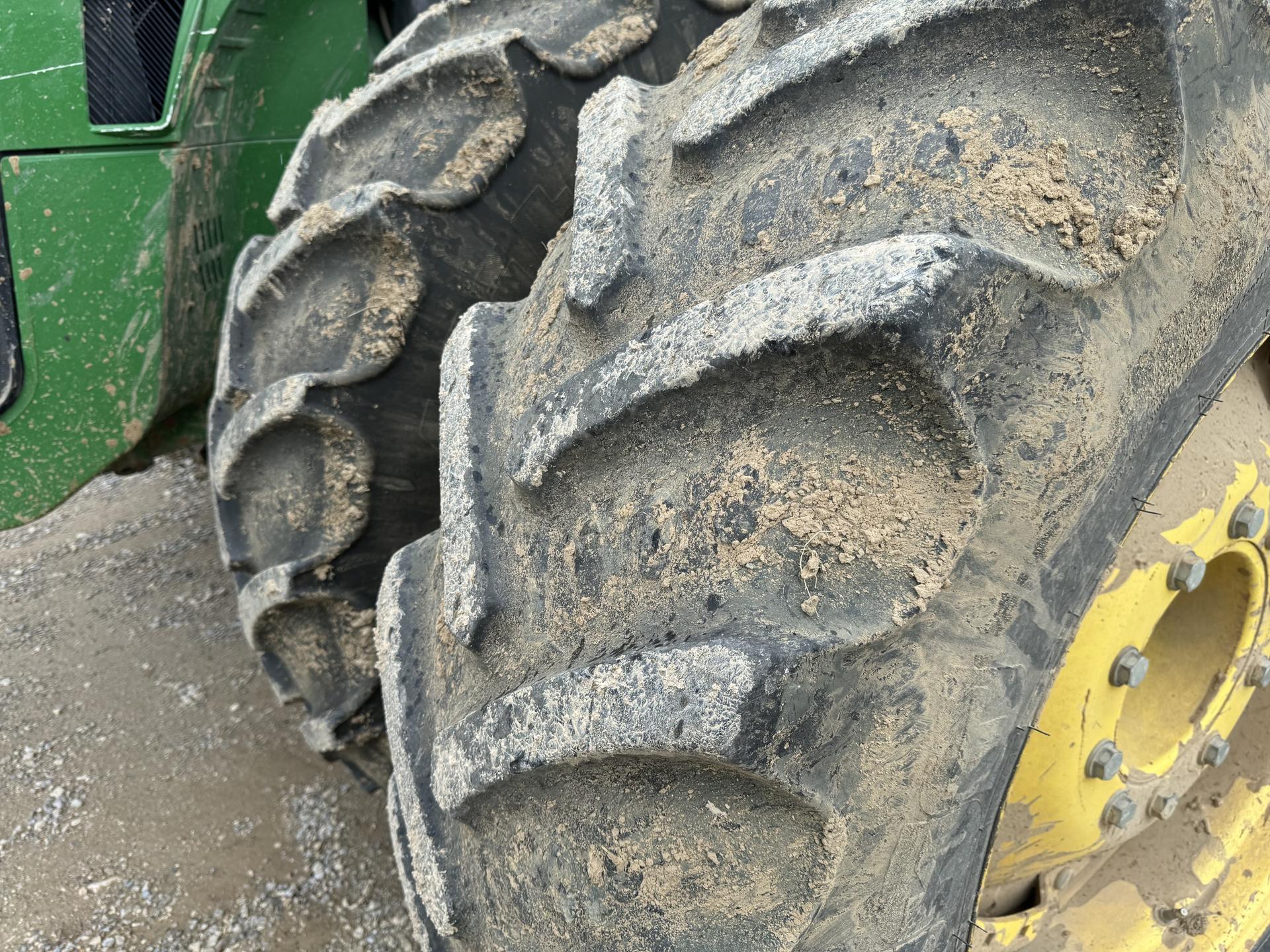 2010 John Deere 8295R 2010 Image