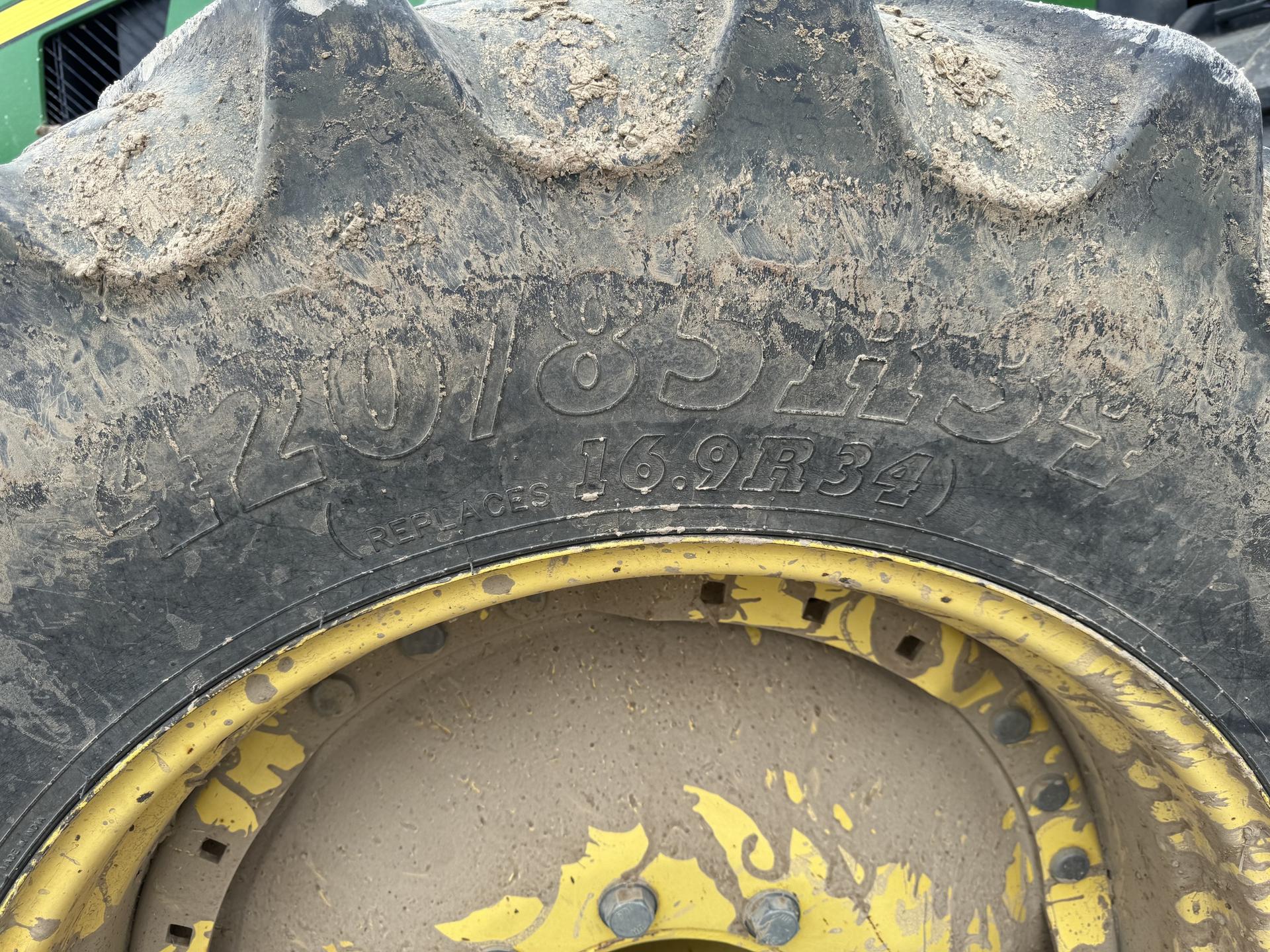 2010 John Deere 8295R 2010 Image