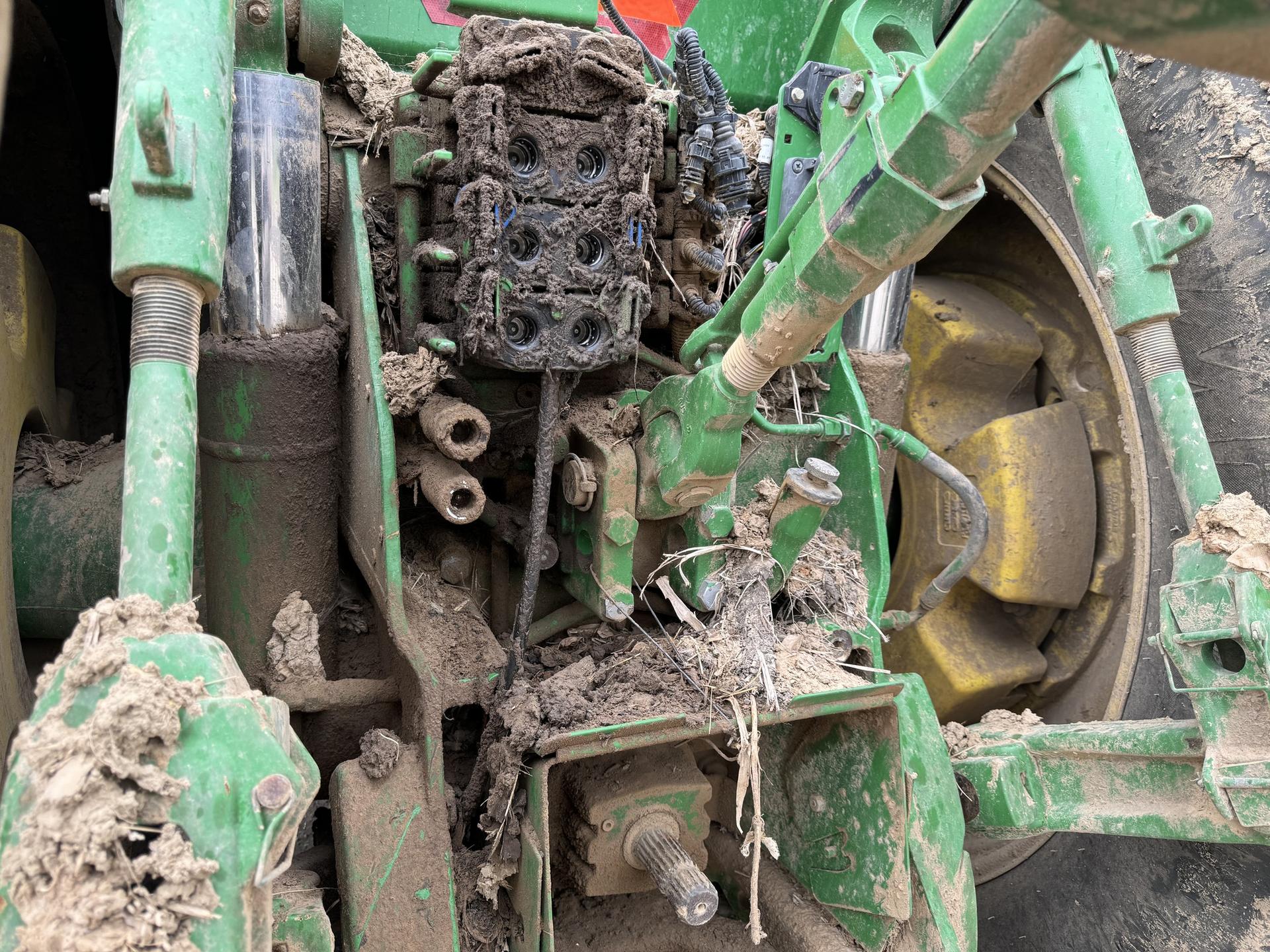 2010 John Deere 8295R 2010 Image