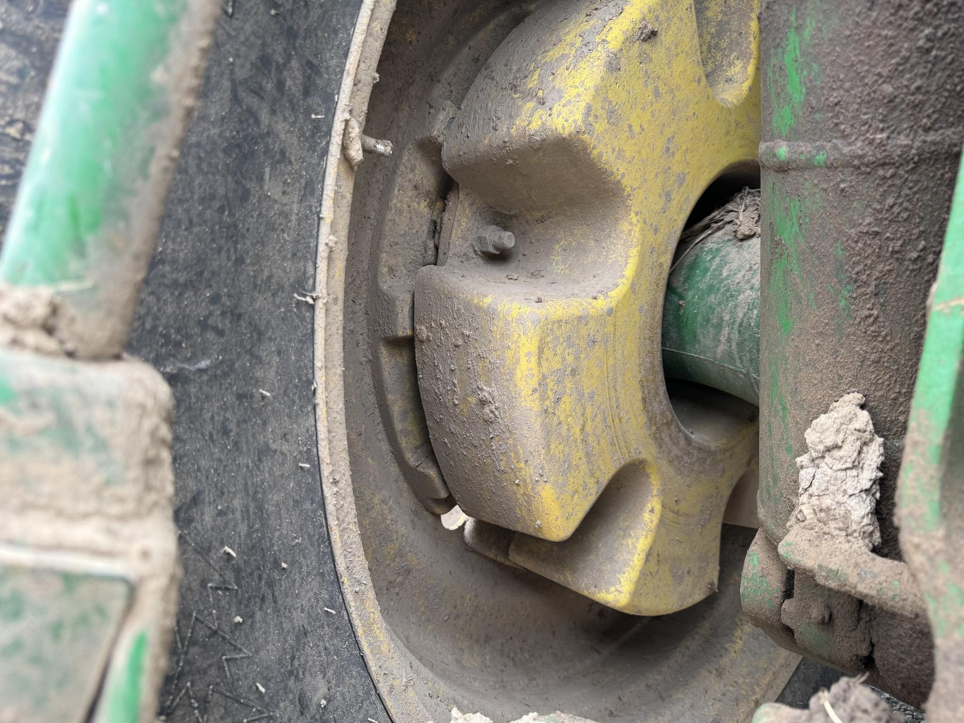 2010 John Deere 8295R 2010 Image