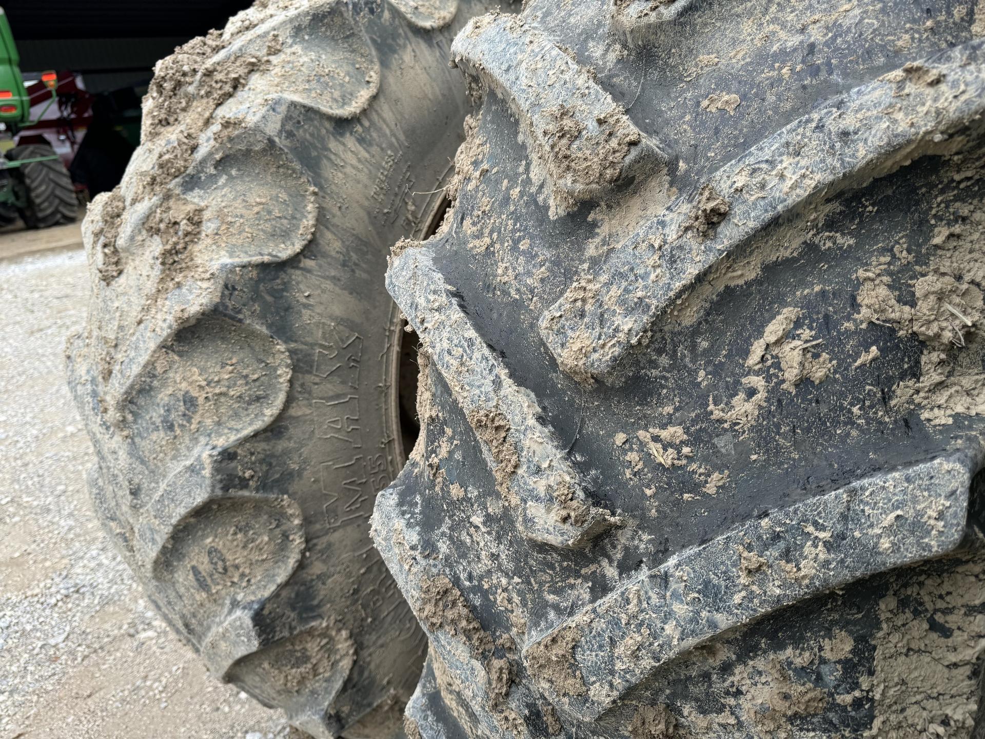 2010 John Deere 8295R 2010 Image