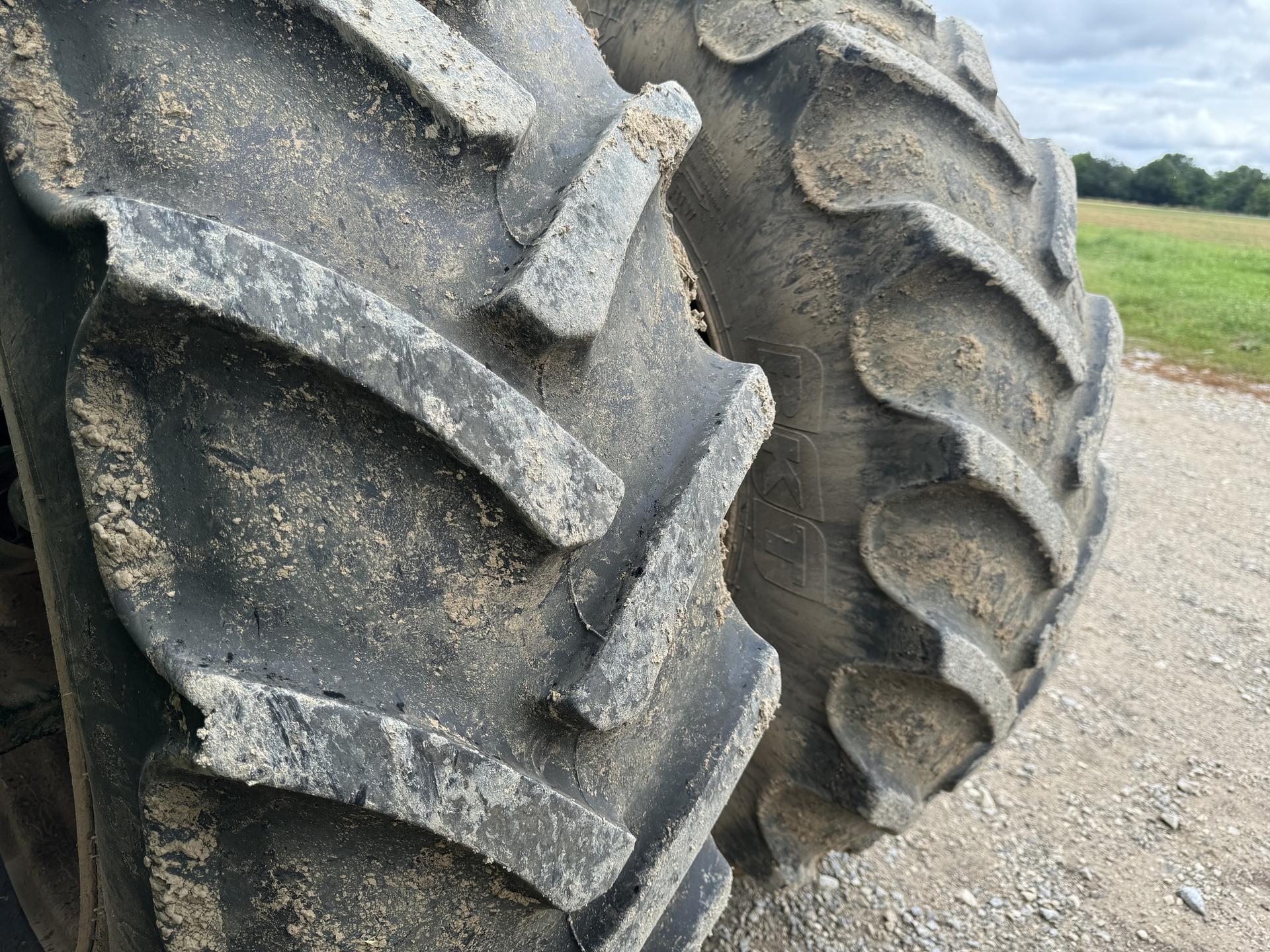 2010 John Deere 8295R 2010 Image