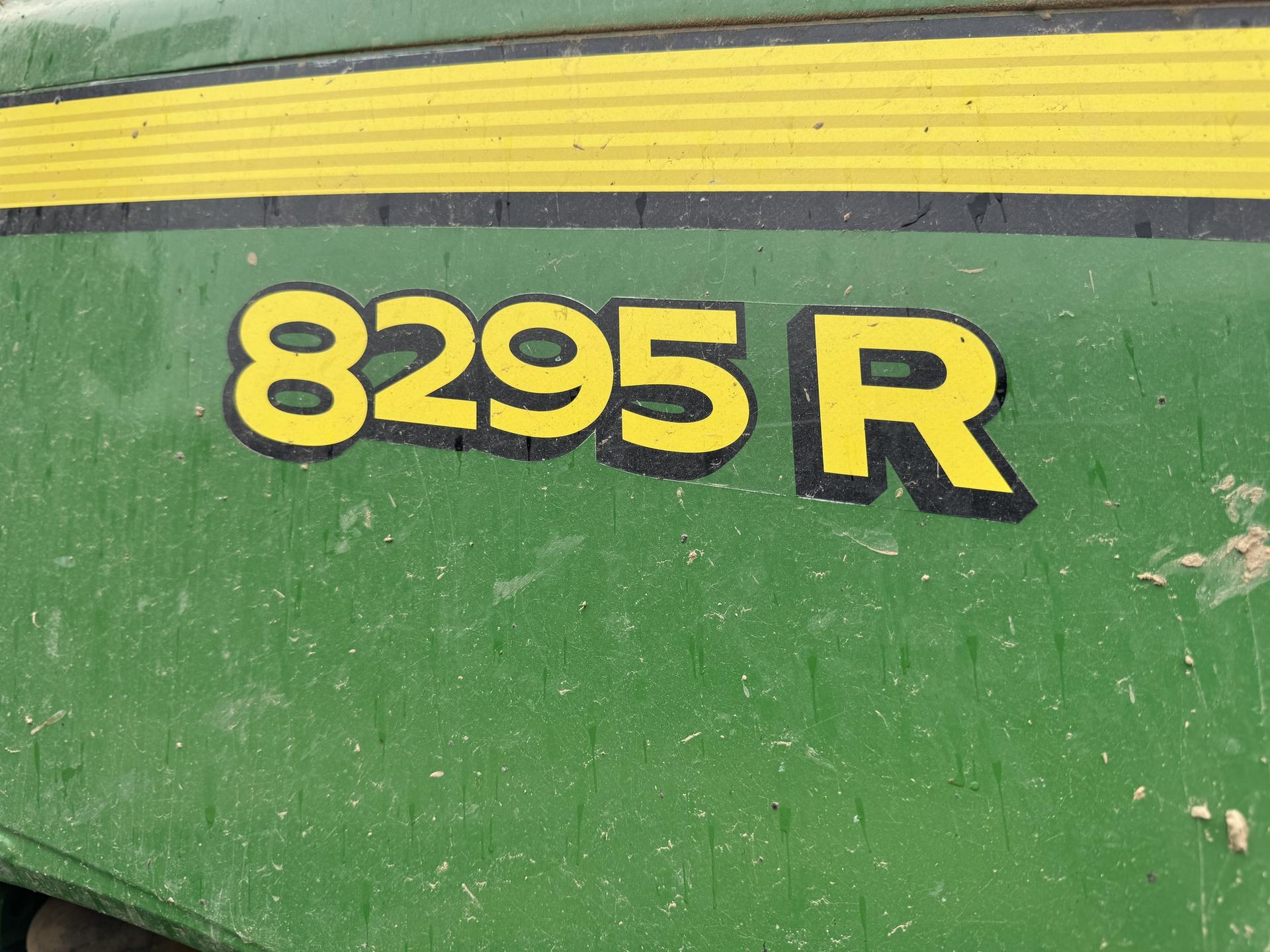 2010 John Deere 8295R 2010 Image