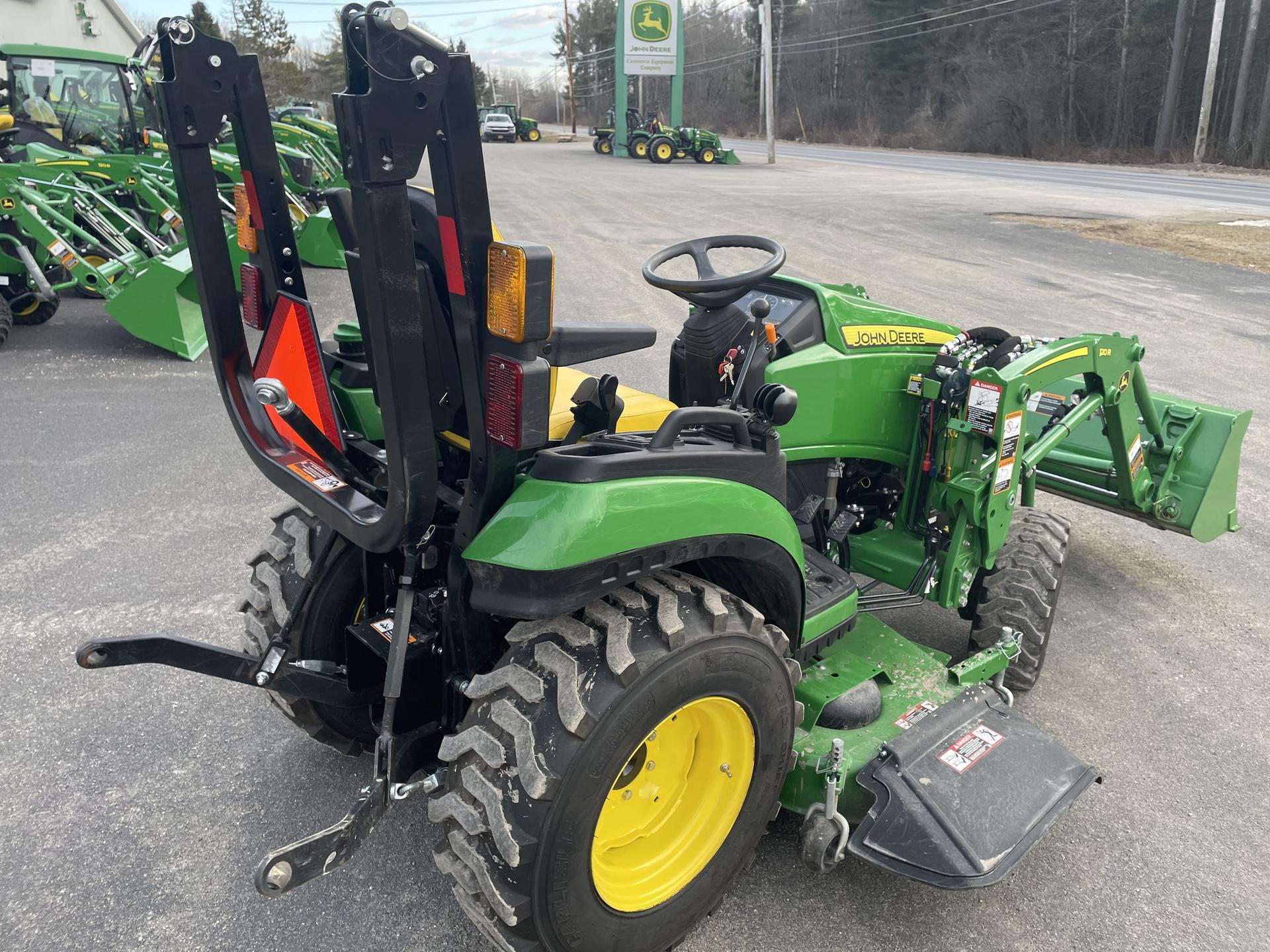 2022 John Deere 2025R Image