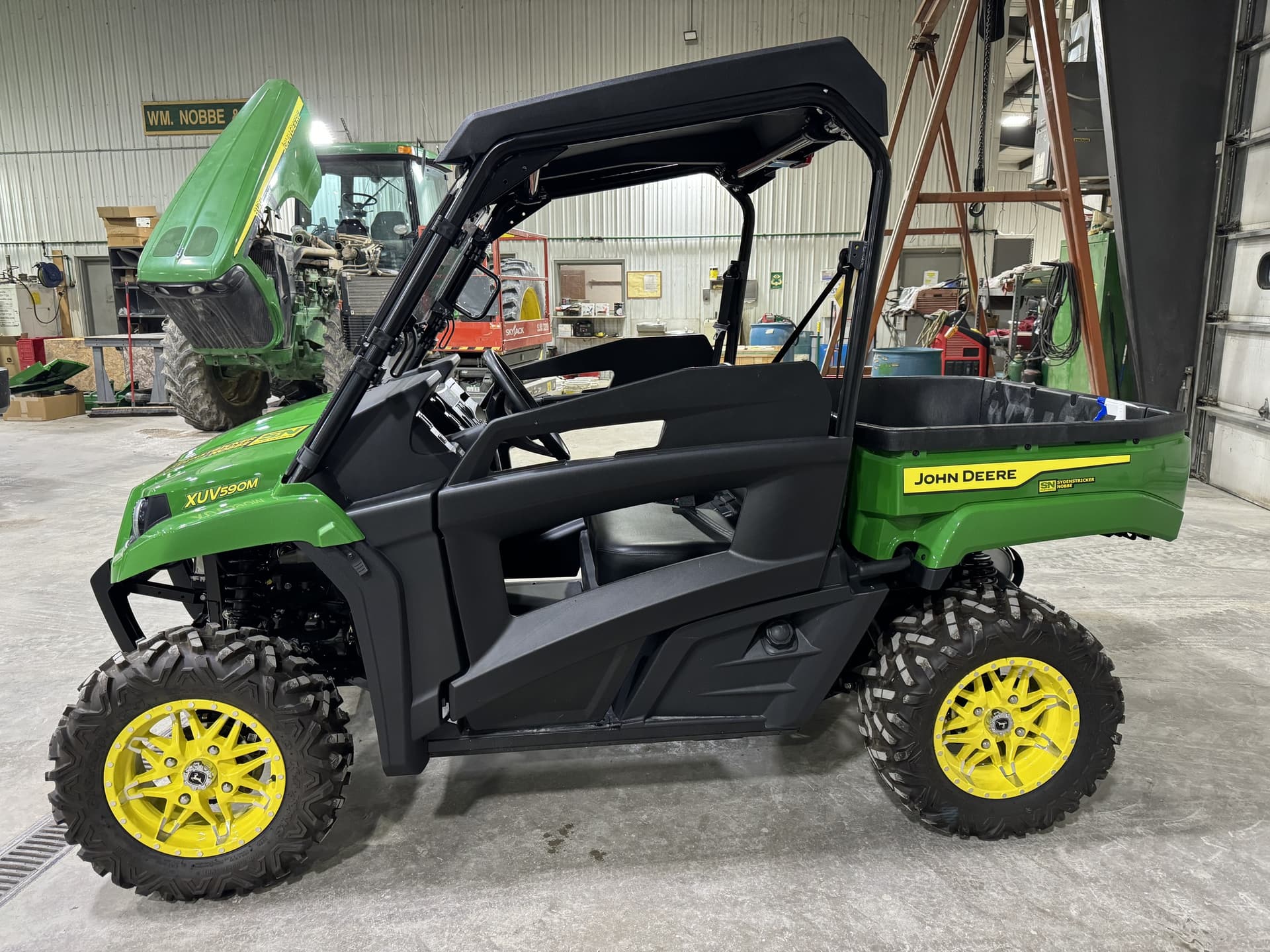 2023 John Deere XUV 590M Image