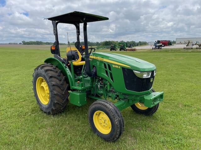 2022 John Deere 5055E Image