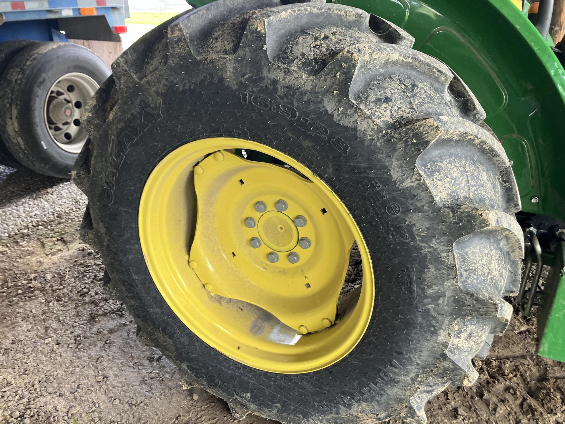 2022 John Deere 5055E Image