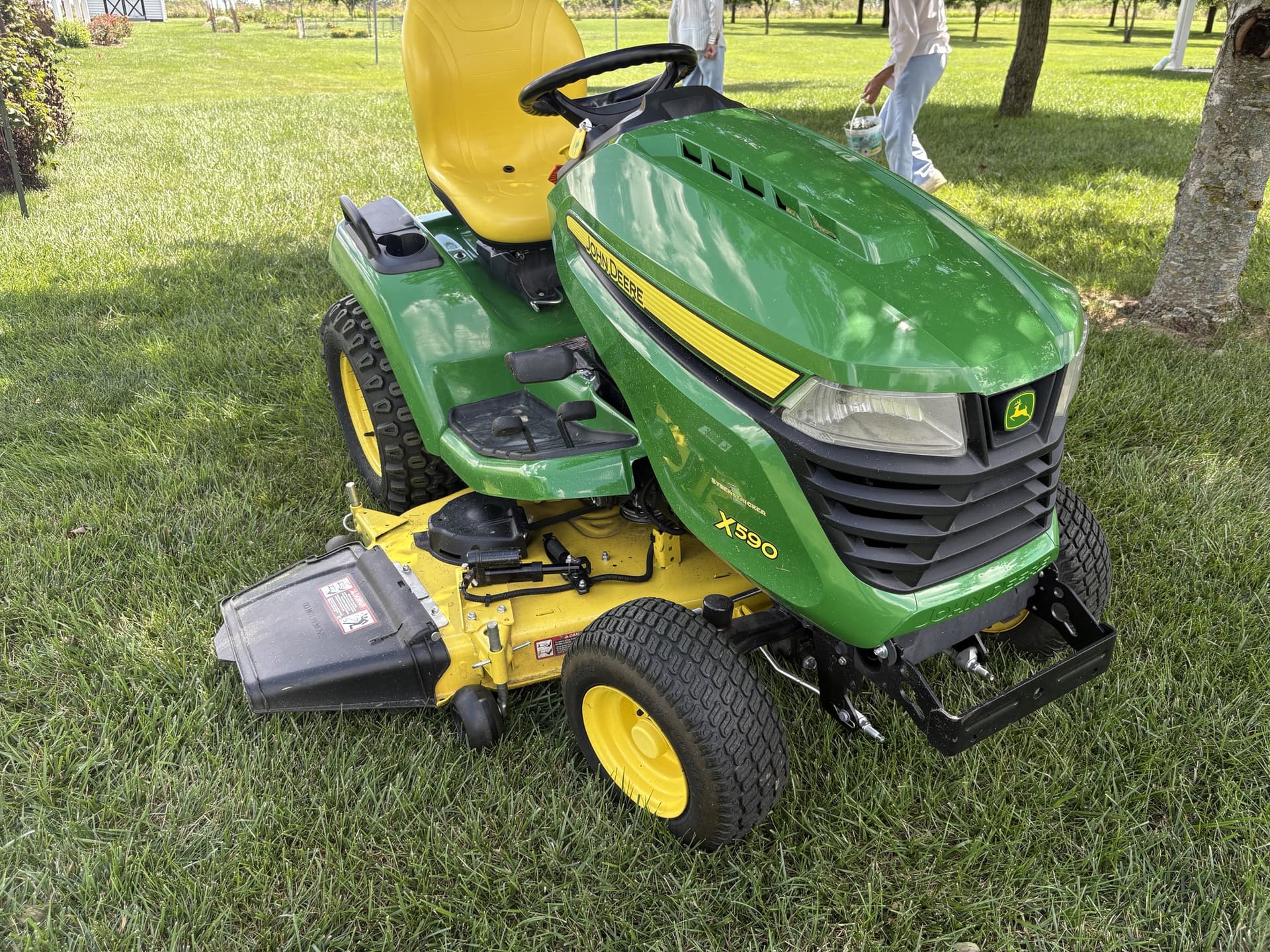 2019 John Deere X590 Image