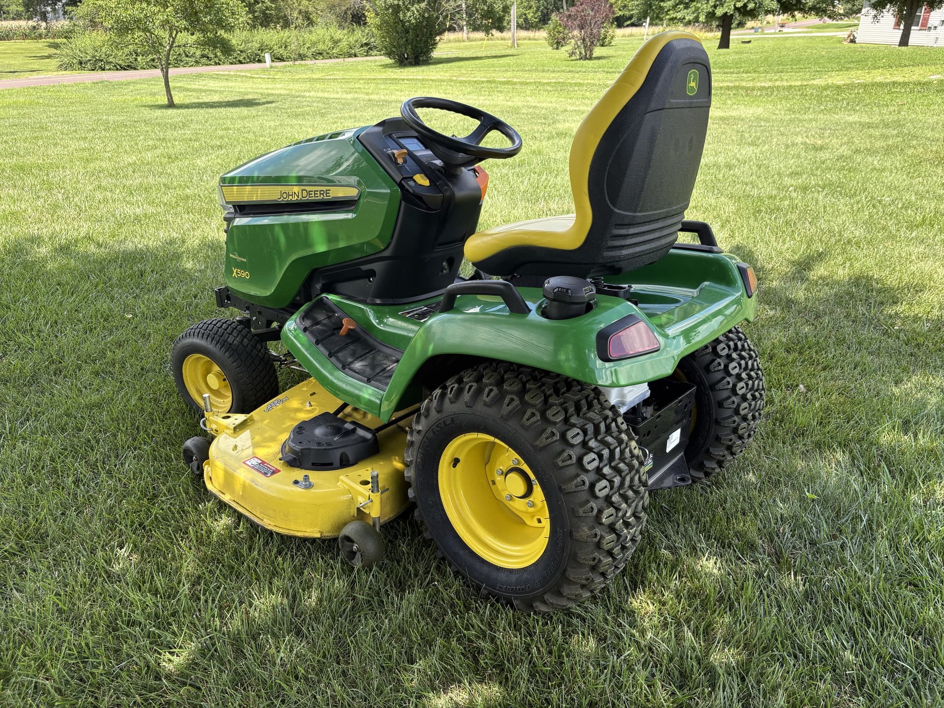 2019 John Deere X590 Image