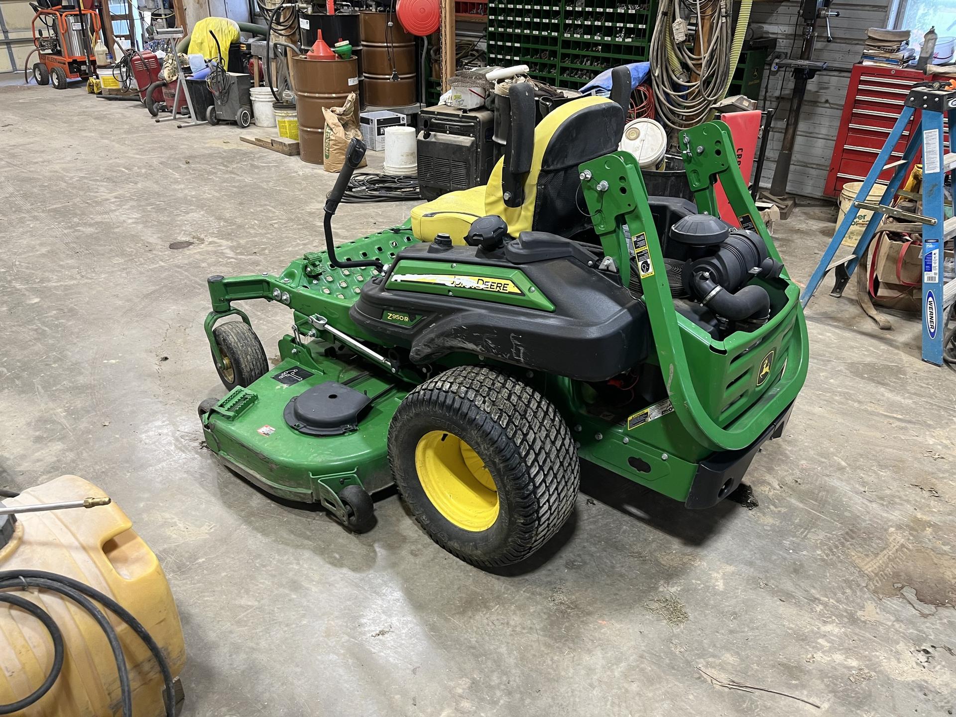 2019 John Deere Z950R Image