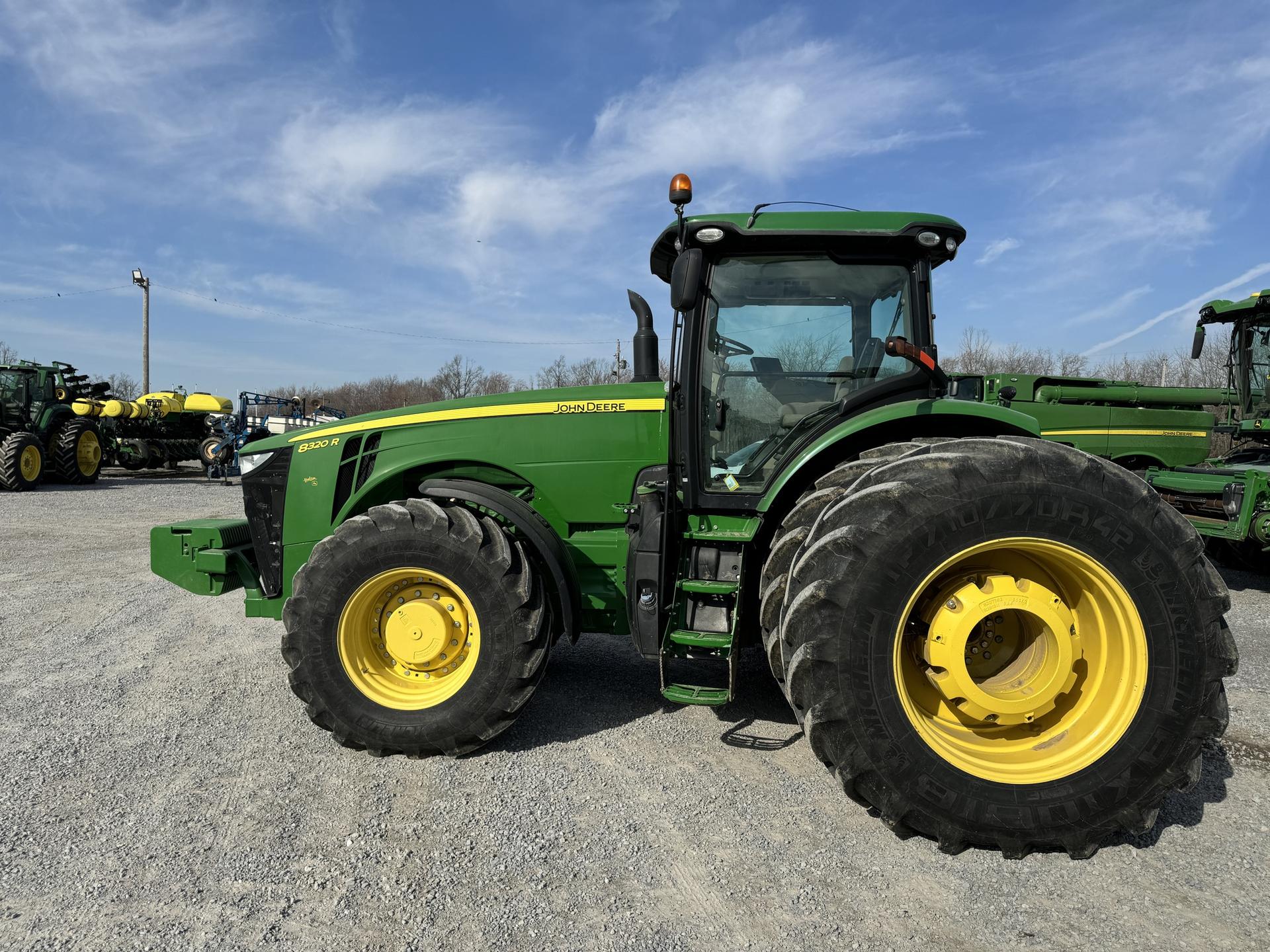 2017 John Deere 8320R Image