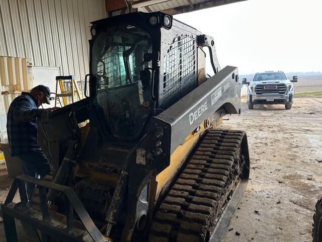 2022 John Deere 333G Image