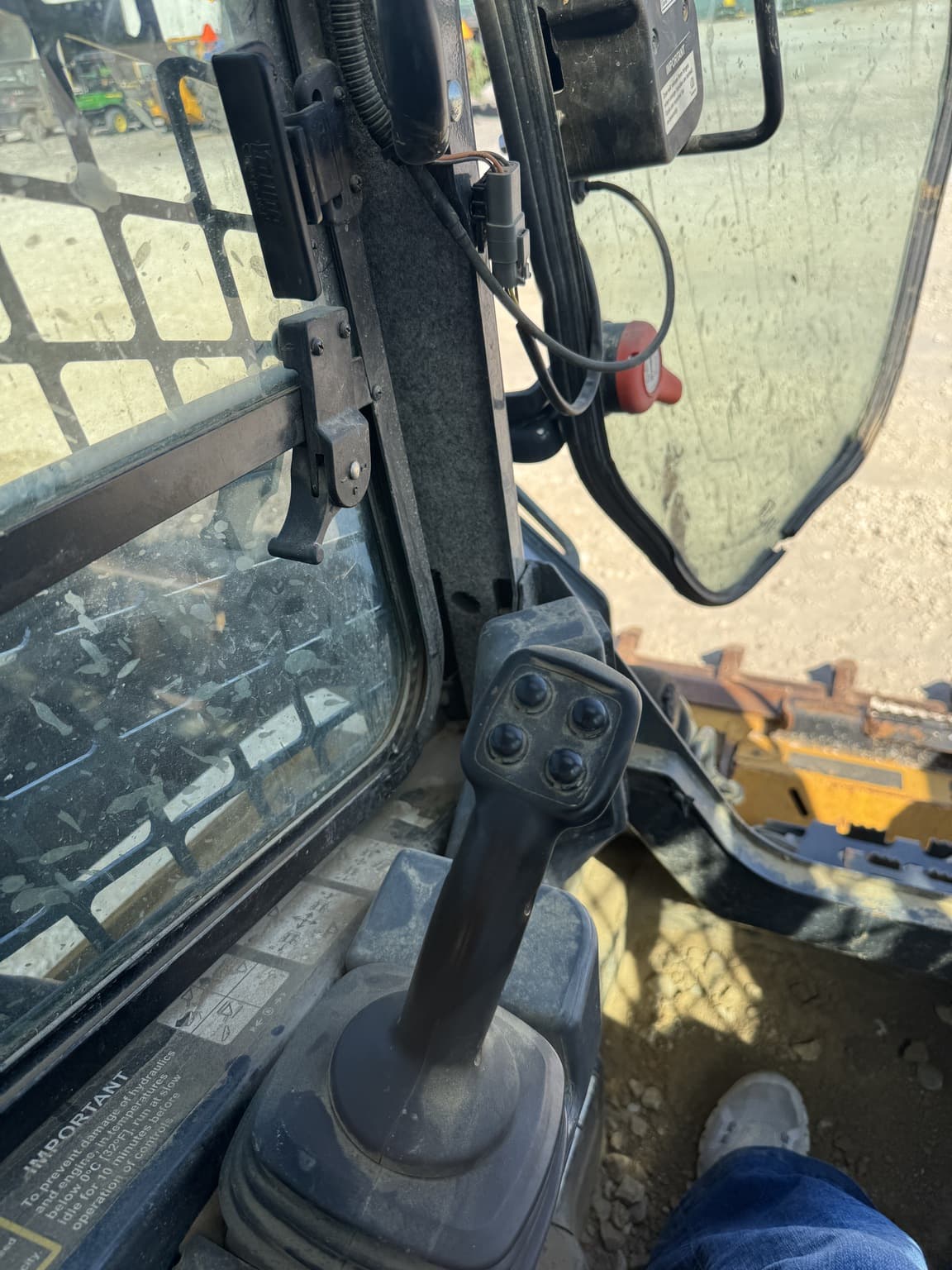 2022 John Deere 333G Image