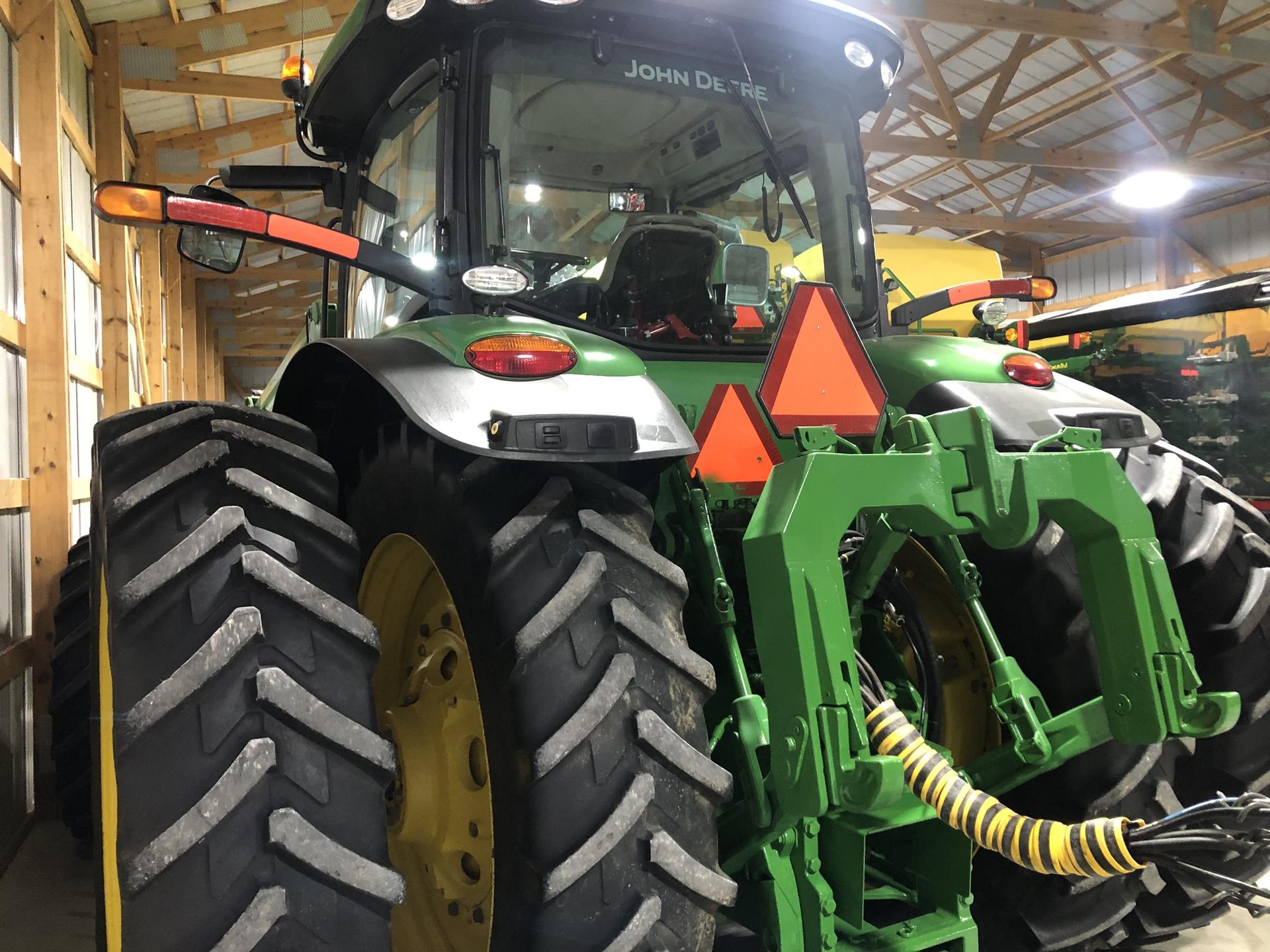 2016 John Deere 8320R Image